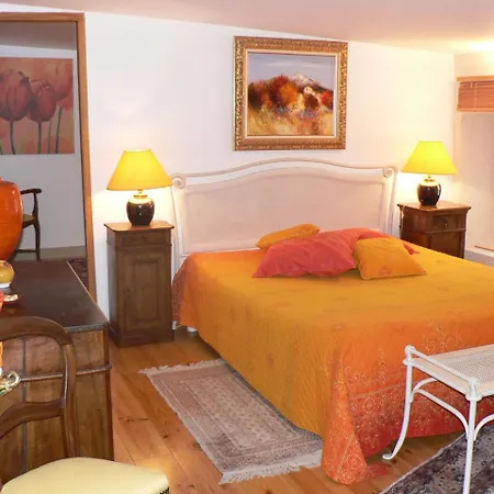 Le Moulinage Bed & Breakfast *