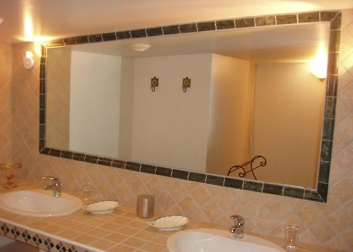 Couette-café Le Moulinage 3*